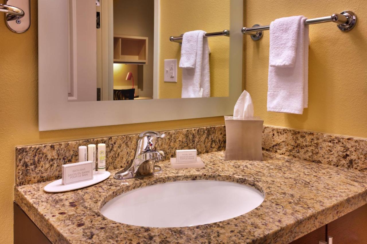Towneplace Suites By Marriott Dickinson Εξωτερικό φωτογραφία