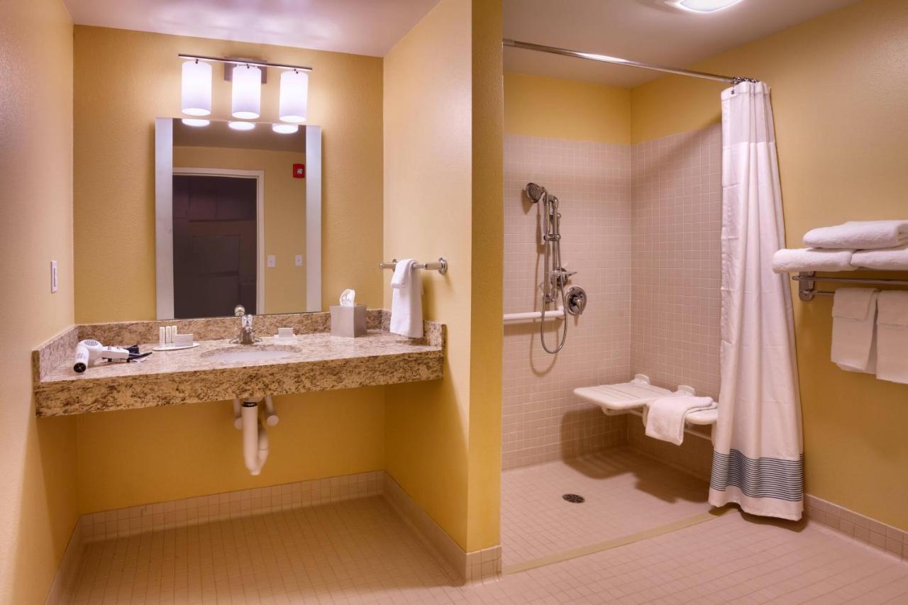 Towneplace Suites By Marriott Dickinson Εξωτερικό φωτογραφία