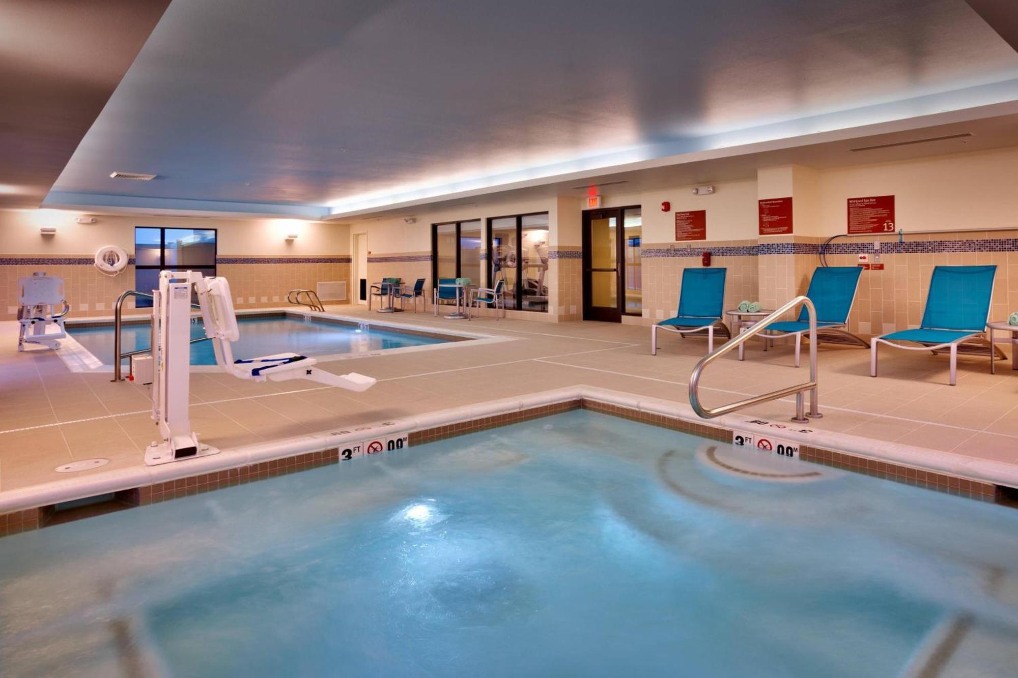 Towneplace Suites By Marriott Dickinson Εξωτερικό φωτογραφία