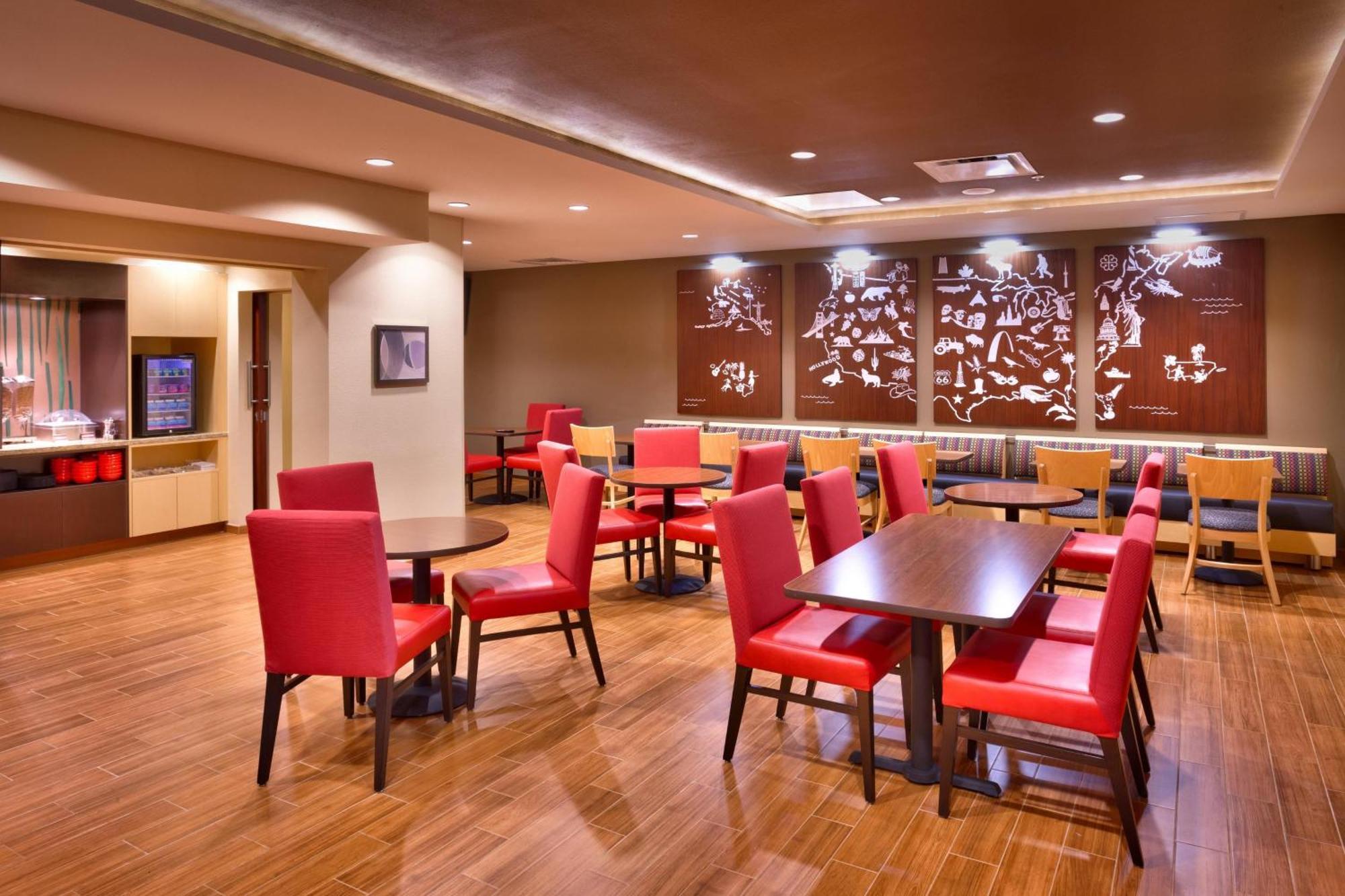 Towneplace Suites By Marriott Dickinson Εξωτερικό φωτογραφία